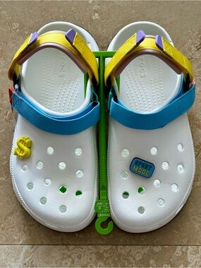 Unisex Crocs - white with multicolored straps